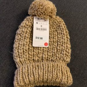 Zara pom-pom hat